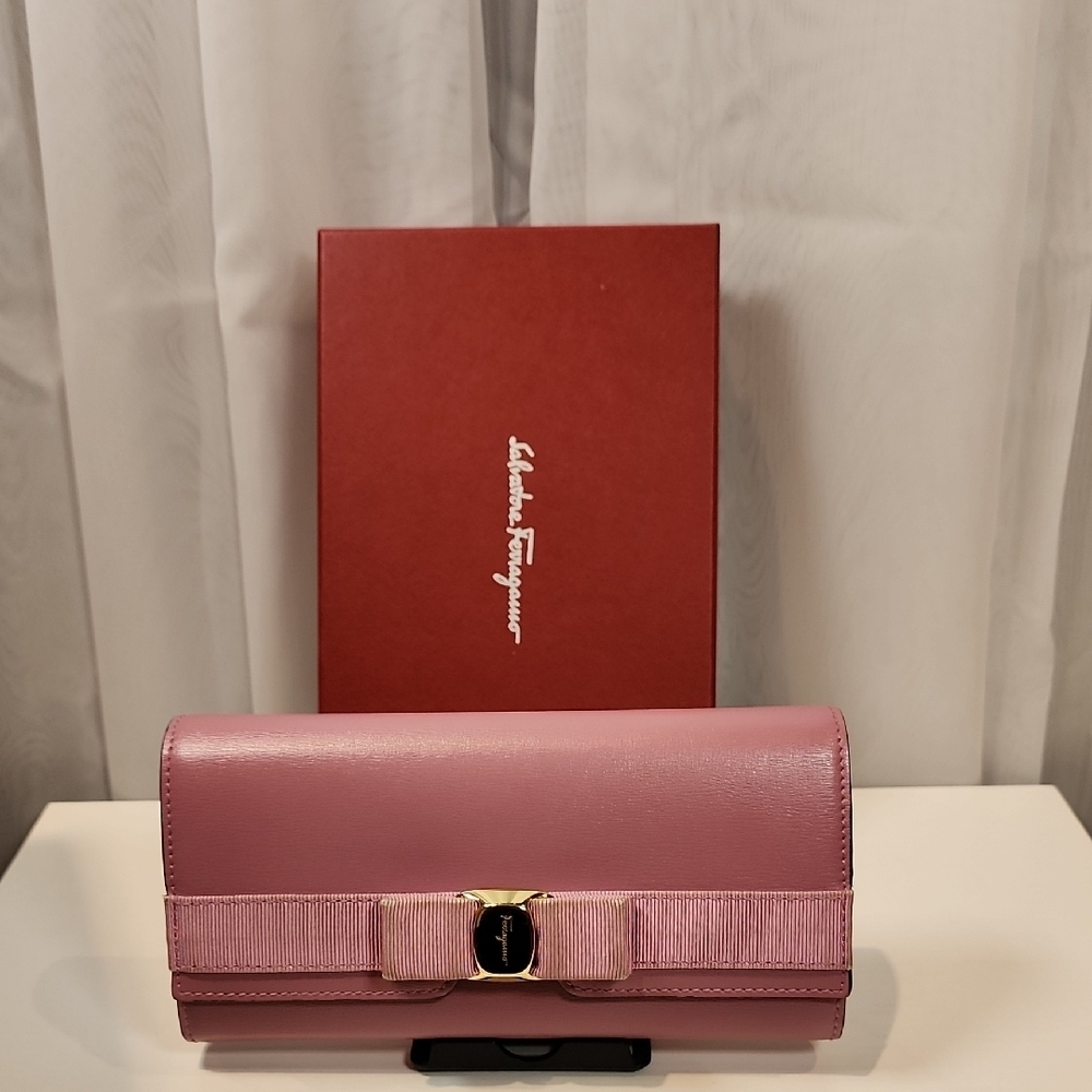 Salvatore Ferragamo Wallet With Box